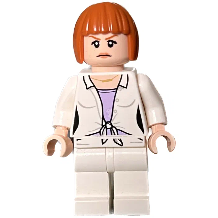Minifigurine LEGO représentant Claire Dearing dans Jurassic World, vêtue d'un ensemble blanc à motifs imprimés sur la chemise avec un collier doré.