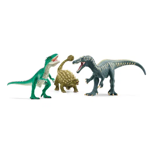 Trois figurines de dinosaures Schleich, dont un T-Rex vert et un Allosaure bleu, se font face avec un Stegosaurus jaune au centre sur fond blanc.