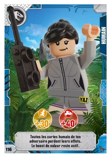 Carte à collectionner LEGO Jurassic World Série 2 n°116 du personnage Yaz tenant une arme noire avec des indicateurs de valeur +30 et +40.