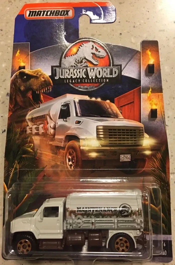 Camion citerne blanc Matchbox de la collection Jurassic World (Legacy Collection) dans son emballage.