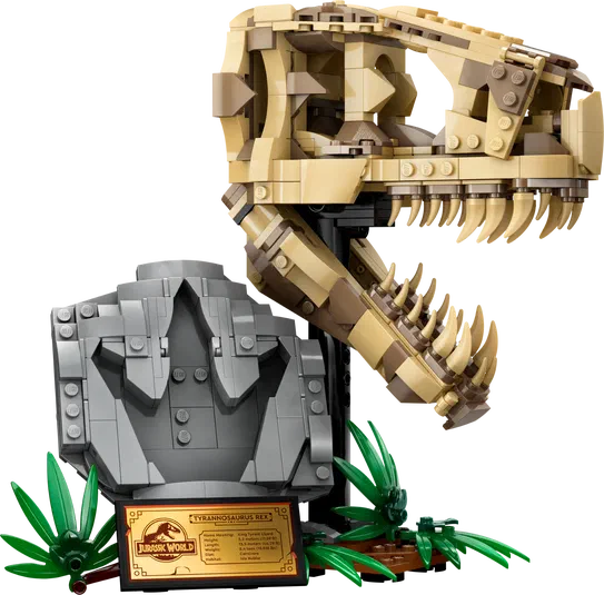 Un modèle de dinosaure T-Rex en briques LEGO, avec une plaque indiquant 'Jurassic World' et des plantes vertes autour.