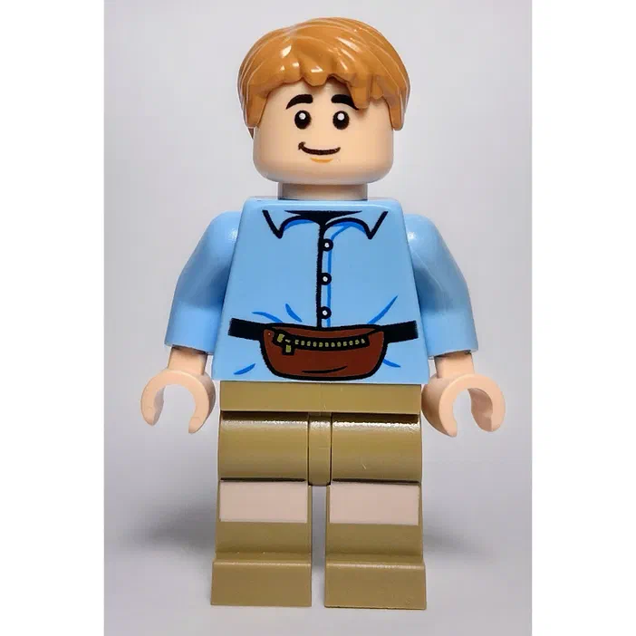 Minifigurine LEGO de Ben avec des cheveux blonds et un sac à dos marron.