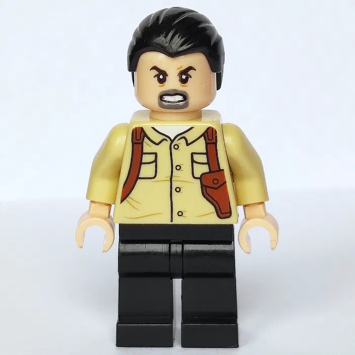 Minifigurine LEGO de Vic Hoskins avec des cheveux noirs et une expression colérique.