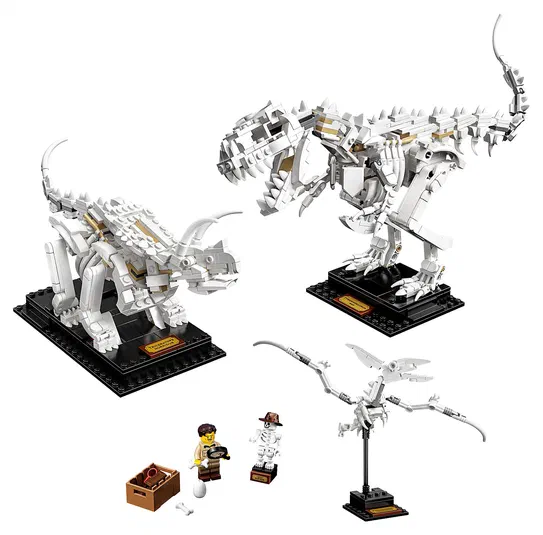 Ensemble de squelettes d'animaux préhistoriques en briques LEGO sur socles noirs