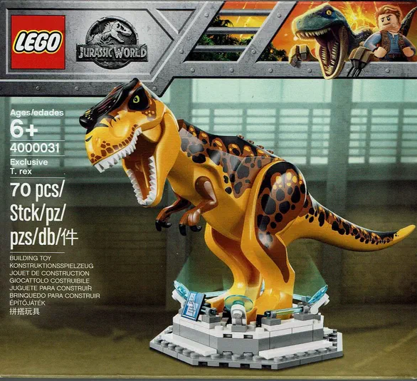 Un T. rex jaune et noir avec des motifs de léopard sur un socle gris dans une boîte LEGO Jurassic World.