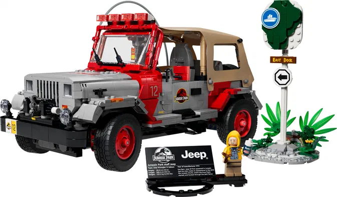 Voiture de type Jeep Wrangler en LEGO avec des détails rouges et gris, représentant un véhicule du parc Jurassique.