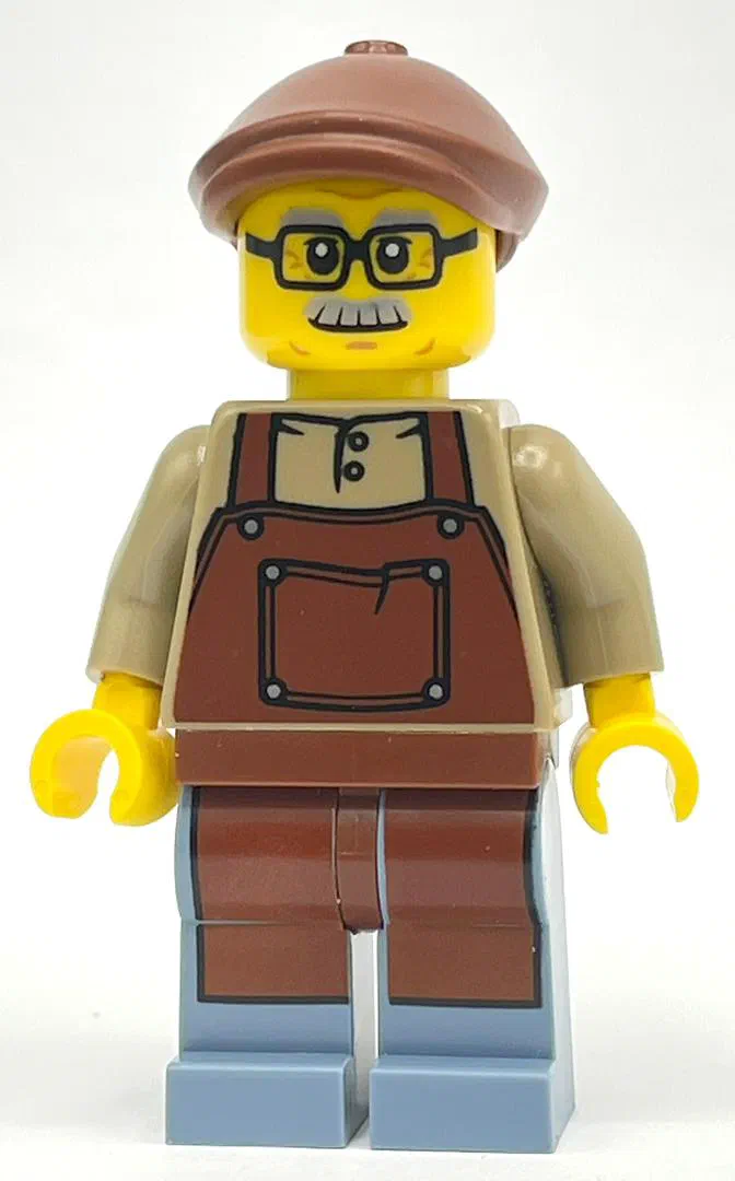 Minifigurine LEGO de collection représentant un personnage avec des lunettes et une casquette marron.