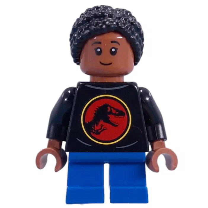 Minifigurine LEGO Jurassic World avec un logo T-Rex sur le torse noir, des cheveux noirs bouclés et des jambes bleues.