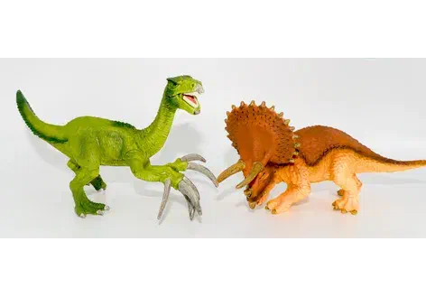 Couverture de Petits Triceratops et Therizinosaurus