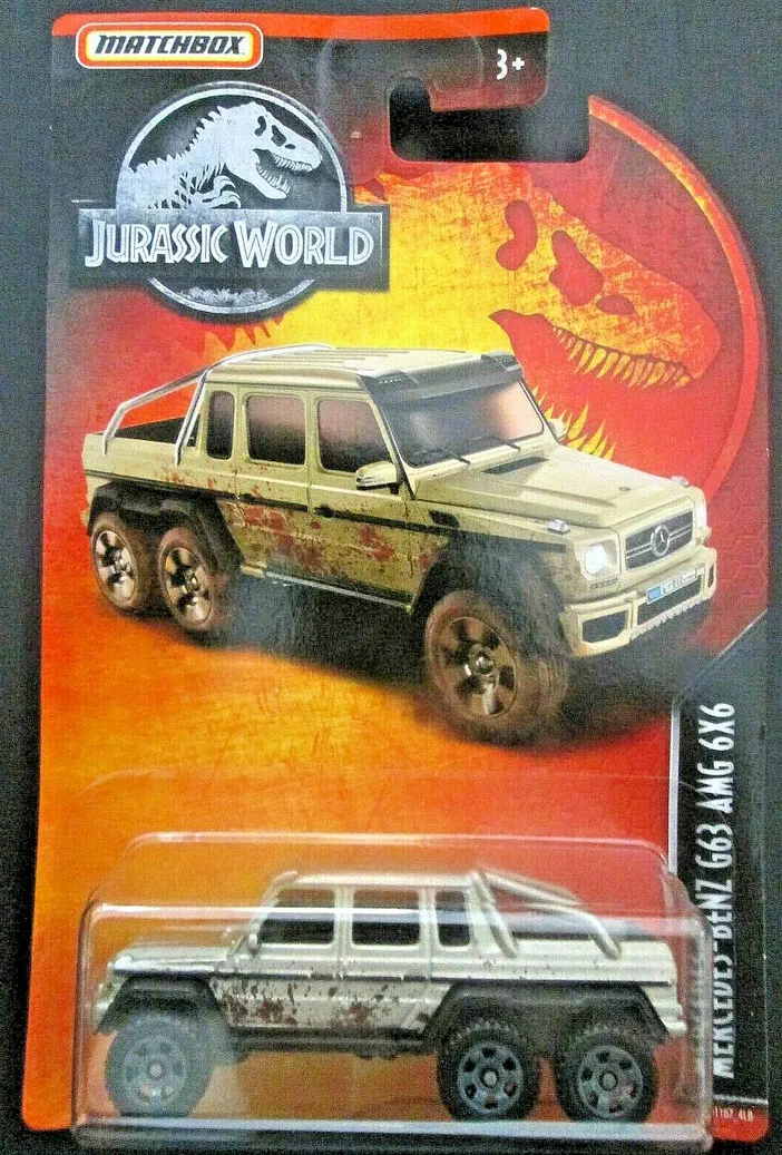 Packaging Matchbox de la voiture Mercedes-Benz G63 AMG 6x6 Jurassic World avec le logo du jeu en arrière-plan.