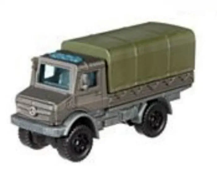 Puce de collection Matchbox Mercedes-Benz Unimog U 5020 avec une bâche verte.