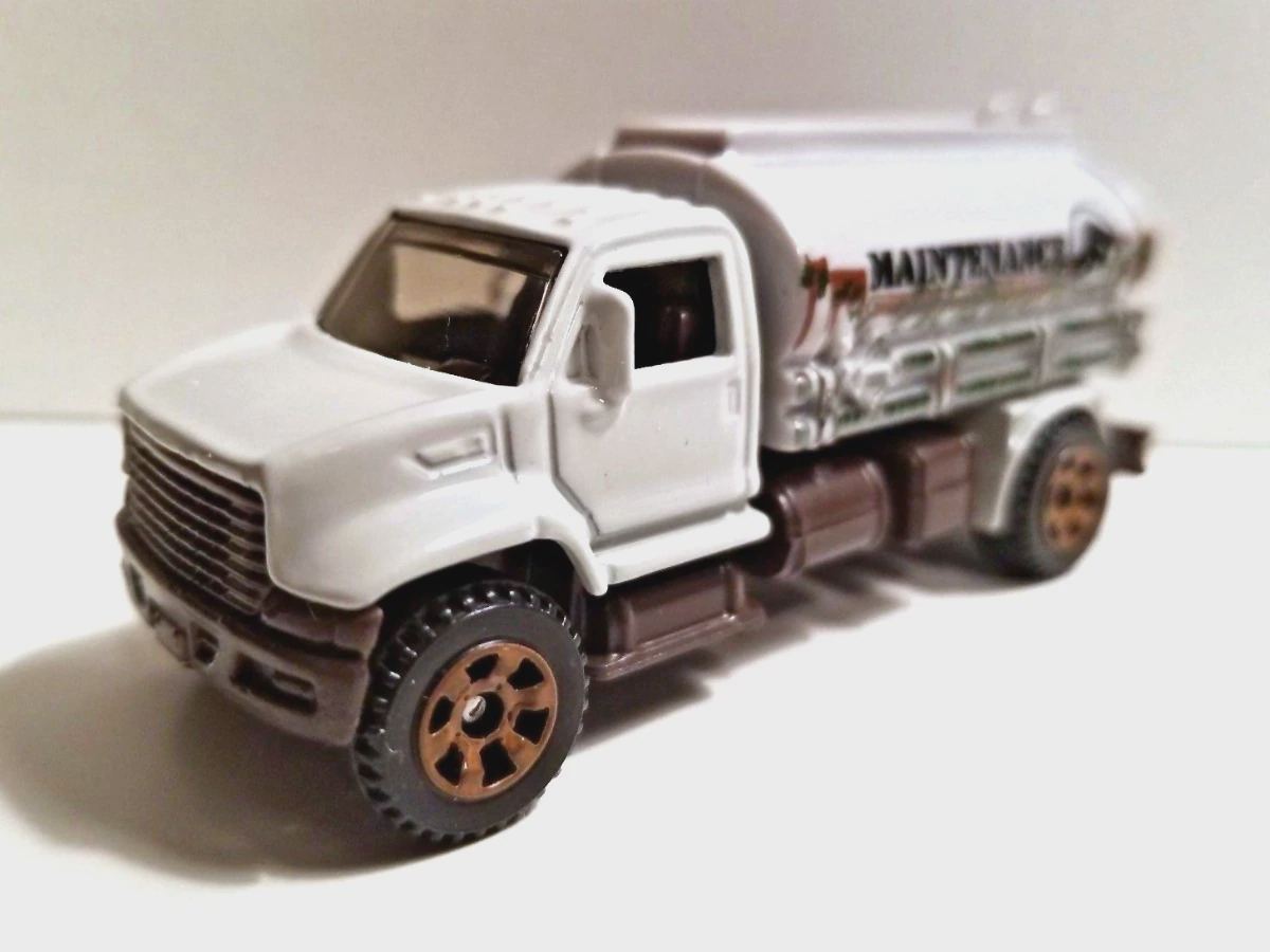 MBX Tanker (2018 Jurassic World)