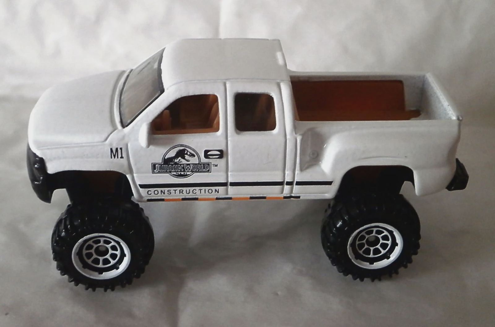 Chevrolet Silverado 4x4 2015 Jurassic World