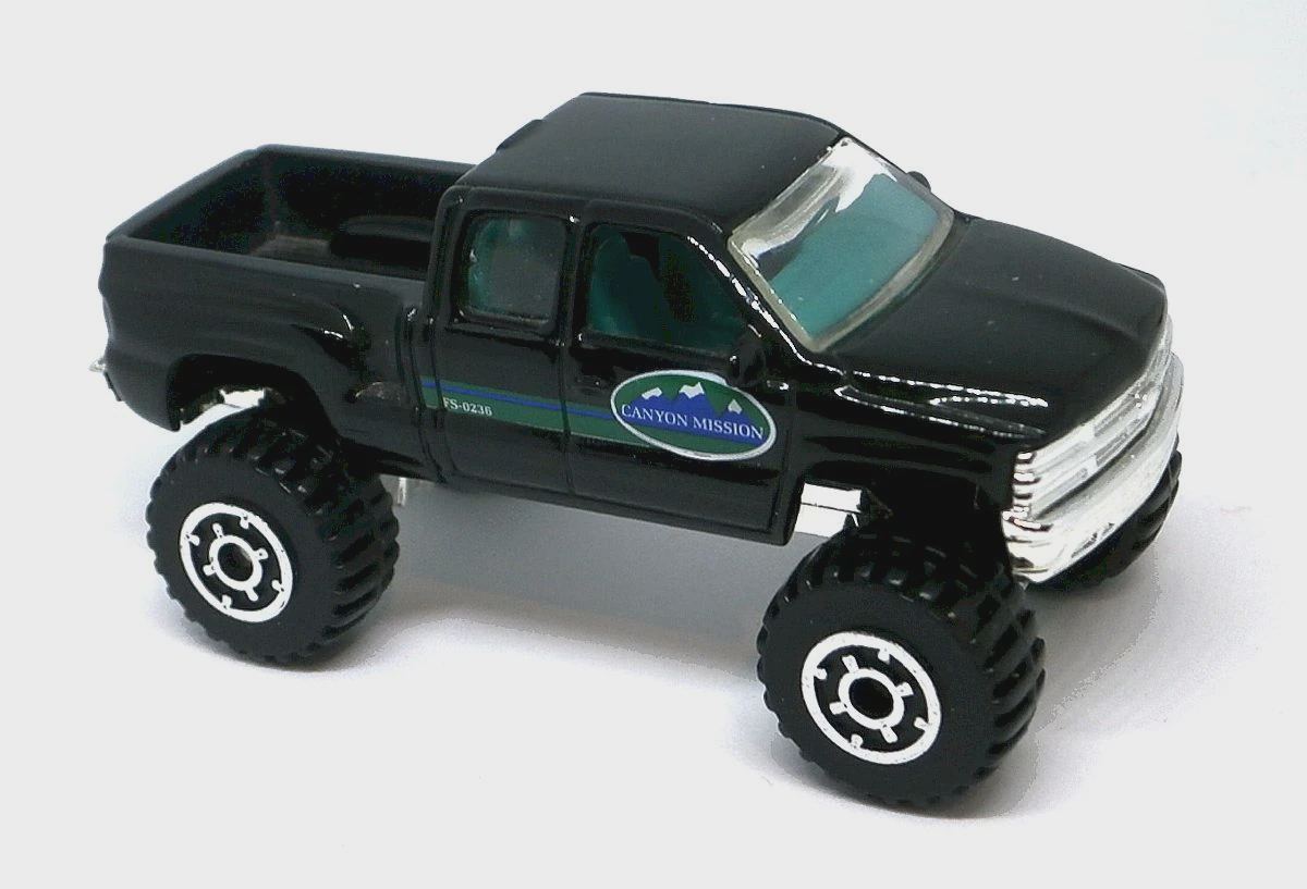 Chevrolet Silverado 4x4 (Retool) - 2015 - 5-Pack: Jurassic World Construction